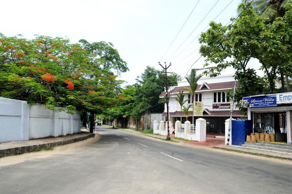 Casa Linda Hotel Kochi Exterior photo